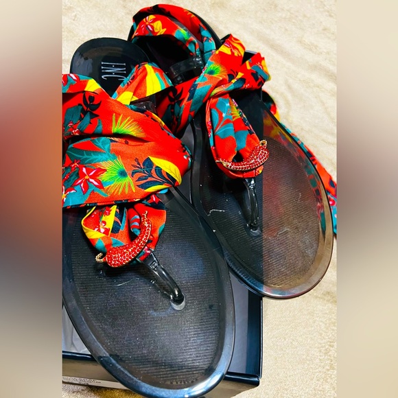 I.N.C. International Concepts MALANAF MULTI BLOOM SCRAF TIE UP SANDALS - Picture 5 of 9